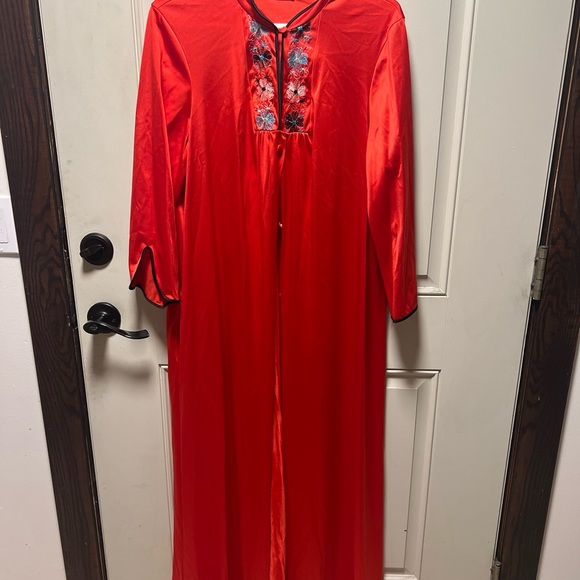 JCPenny Vintage Japanese Inspired Red Misses Medium  Robe - Picture 2 of 15